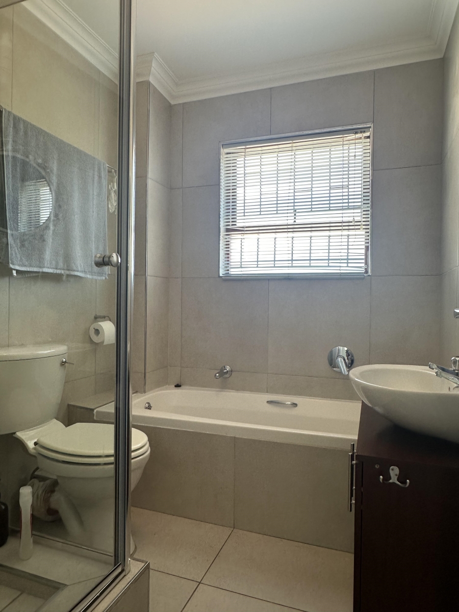 To Let 2 Bedroom Property for Rent in Parklands Western Cape